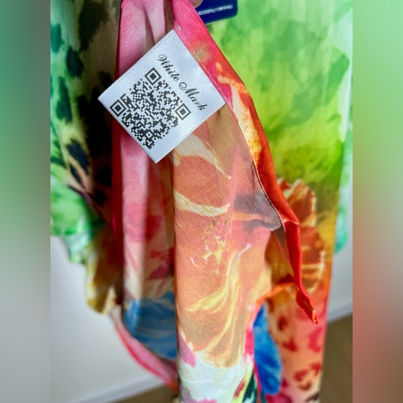 White Mark | Sheer Cover-up | Beach / Boating / Resort |
Floral Tie Dye | OS - Picture 4 of 4